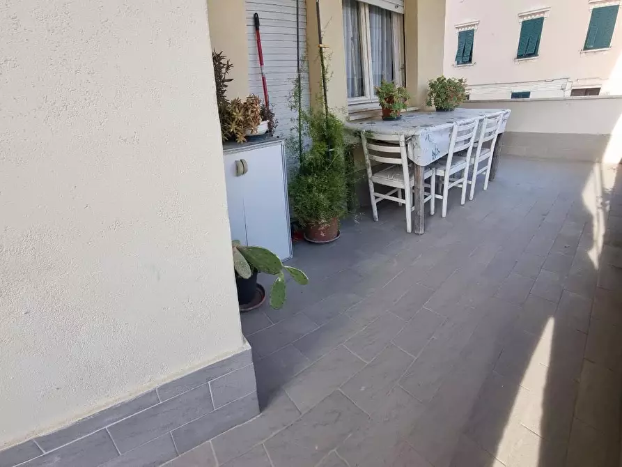 Immagine 9 di Appartamento in vendita  a Livorno