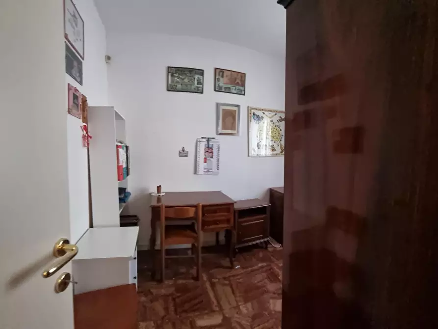 Immagine 26 di Appartamento in vendita  a Livorno