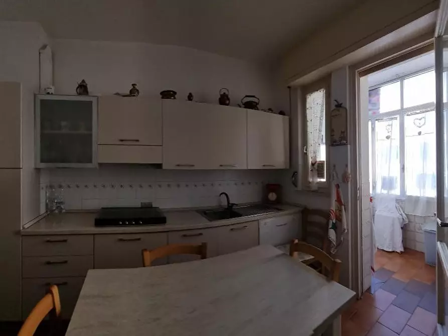 Immagine 5 di Appartamento in vendita  a Livorno