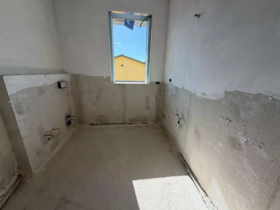 Immagine 7 di Appartamento in vendita  a Capraia E Limite