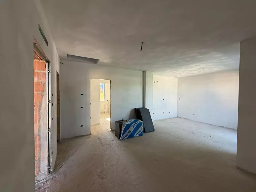 Immagine 1 di Appartamento in vendita  a Capraia E Limite