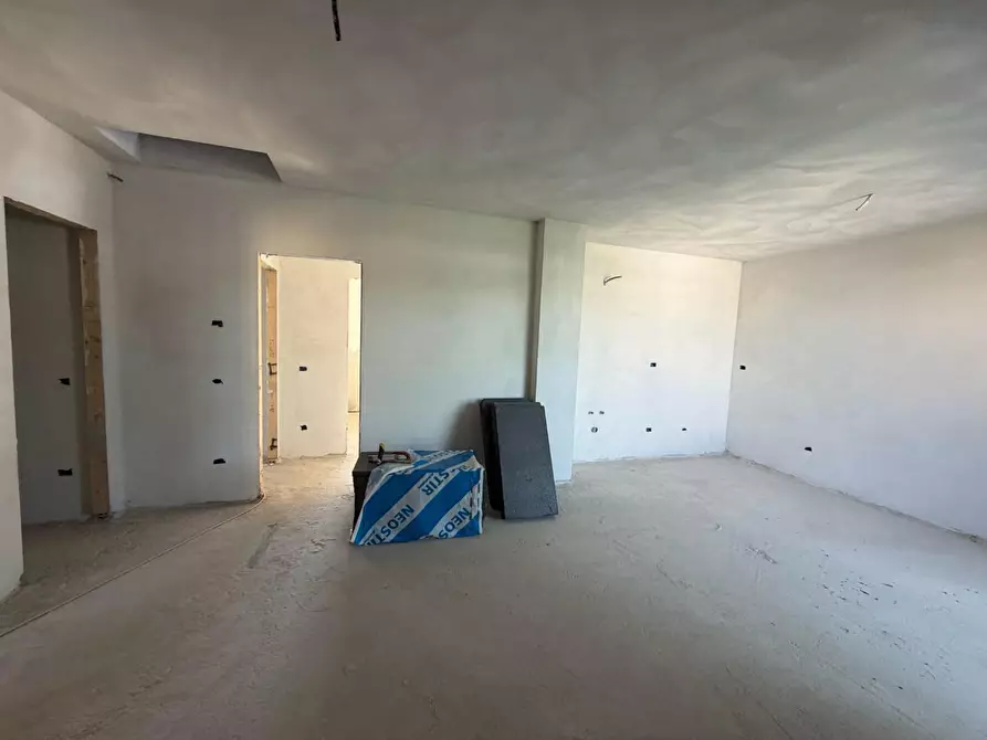 Immagine 9 di Appartamento in vendita  a Capraia E Limite