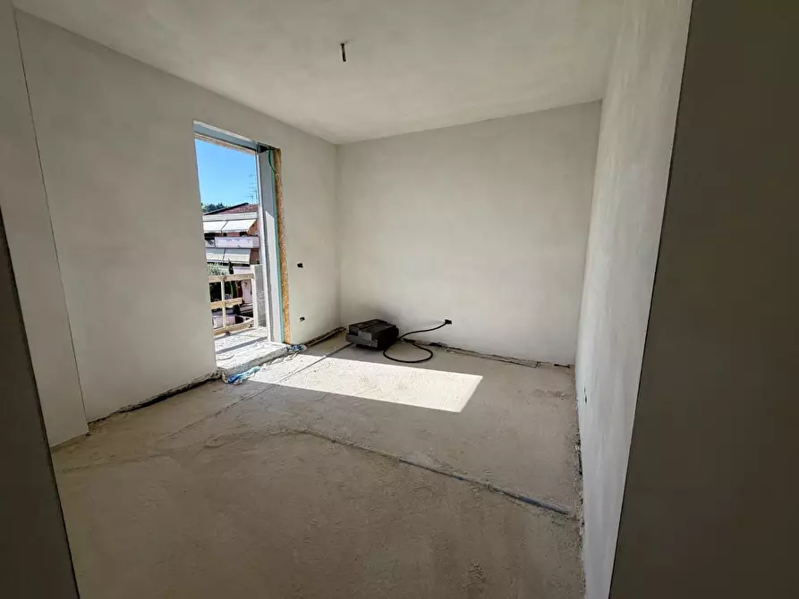 Immagine 4 di Appartamento in vendita  a Capraia E Limite