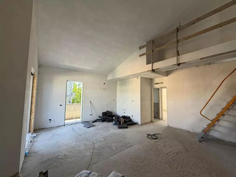 Immagine 2 di Appartamento in vendita  a Capraia E Limite
