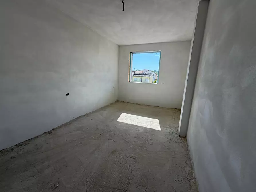 Immagine 10 di Appartamento in vendita  a Capraia E Limite