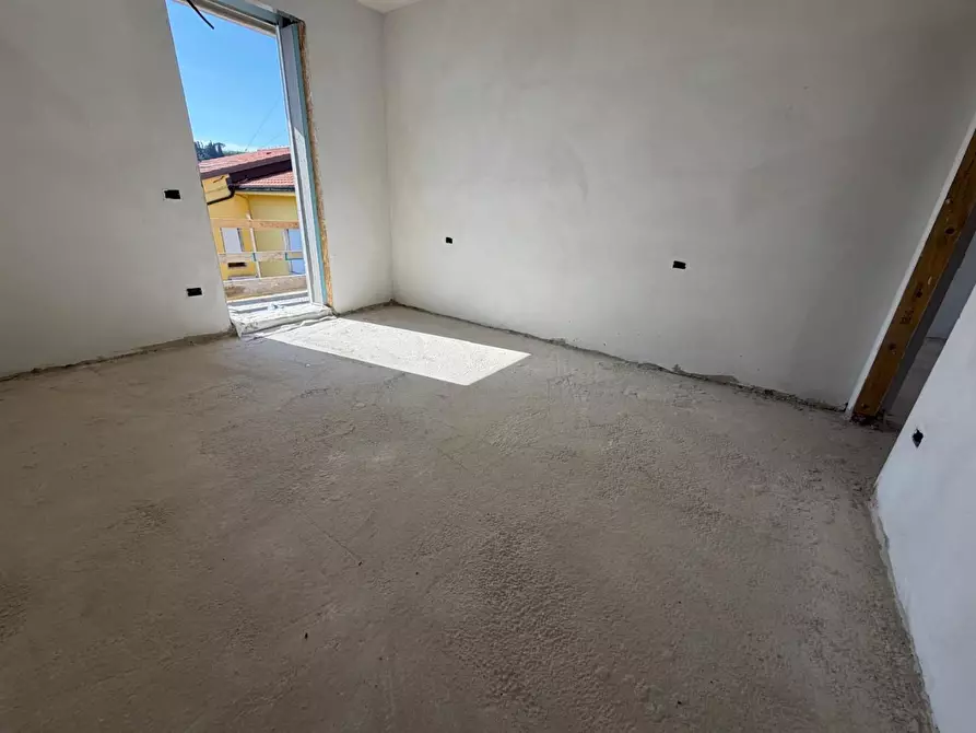 Immagine 8 di Appartamento in vendita  a Capraia E Limite