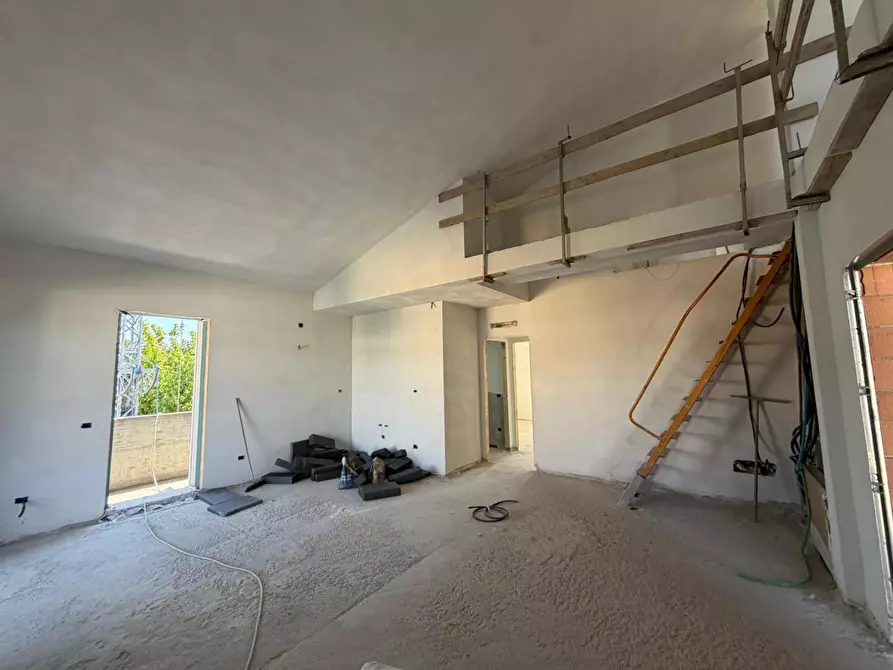Immagine 14 di Appartamento in vendita  a Capraia E Limite