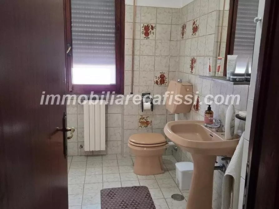 Immagine 17 di Palazzo in vendita  a Poggio A Caiano