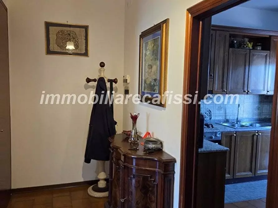 Immagine 5 di Palazzo in vendita  a Poggio A Caiano