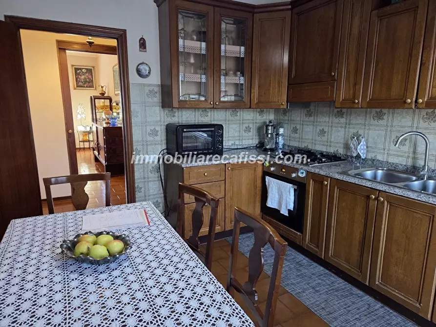 Immagine 7 di Palazzo in vendita  a Poggio A Caiano