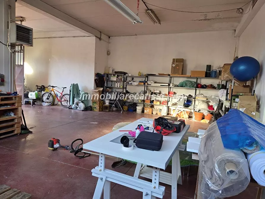 Immagine 27 di Palazzo in vendita  a Poggio A Caiano