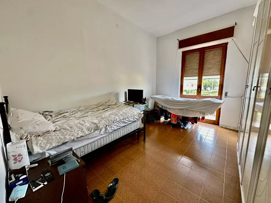 Immagine 4 di Appartamento in vendita  a Carrara