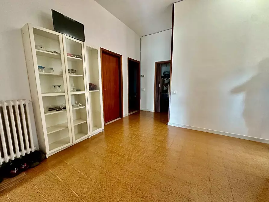 Immagine 11 di Appartamento in vendita  a Carrara