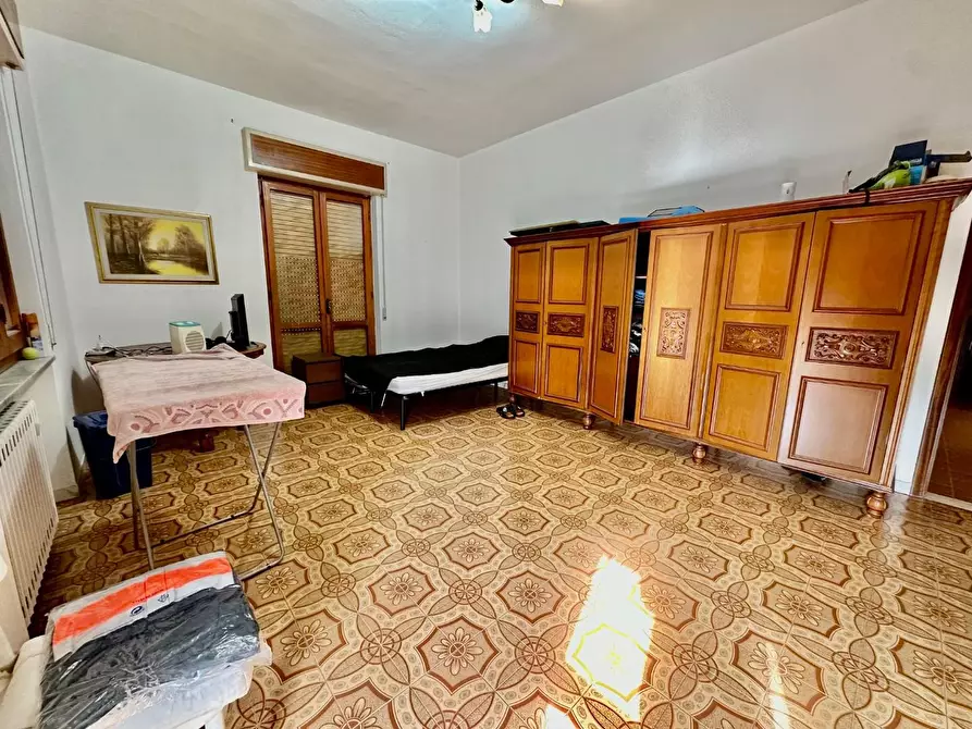 Immagine 10 di Appartamento in vendita  a Carrara