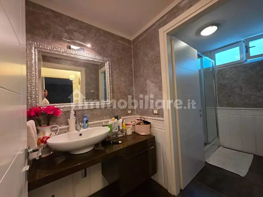 Immagine 23 di Villa in vendita  a Camaiore