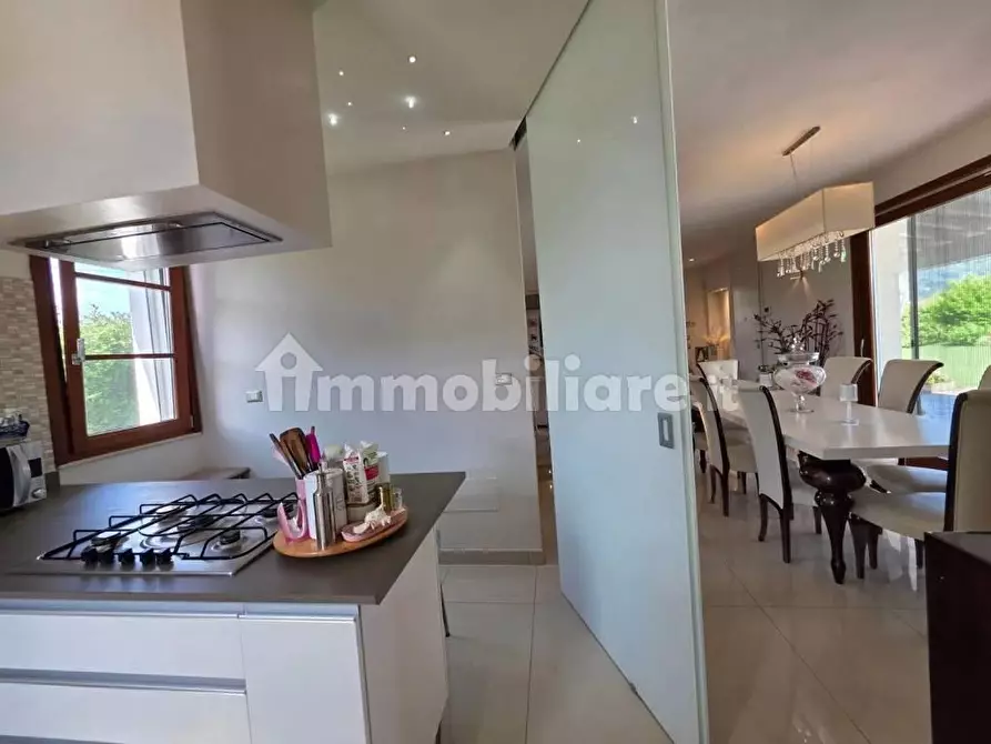 Immagine 13 di Villa in vendita  a Camaiore