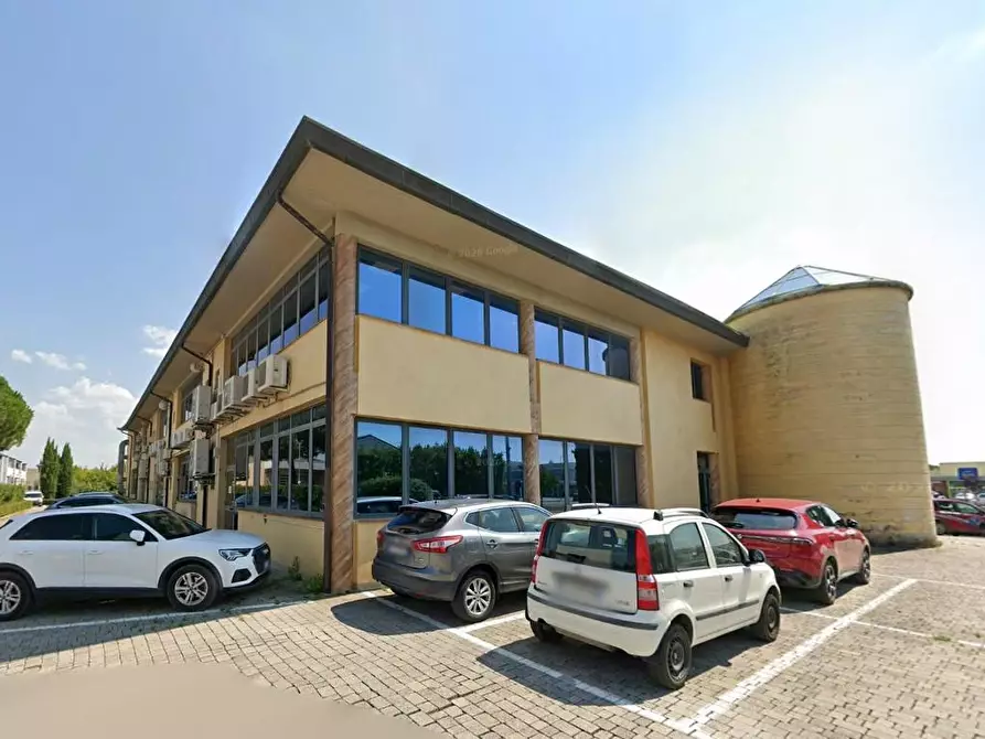 Immagine 1 di Ufficio in vendita  a Ponsacco