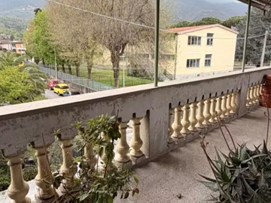 Immagine 12 di Appartamento in vendita  a Camaiore