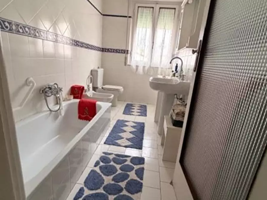 Immagine 8 di Appartamento in vendita  a Camaiore