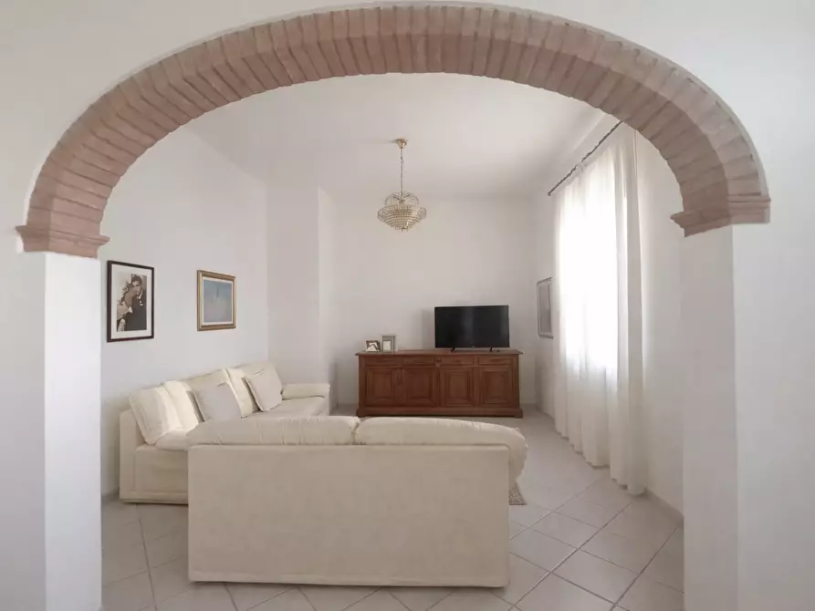 Immagine 3 di Villa in vendita  a San Miniato