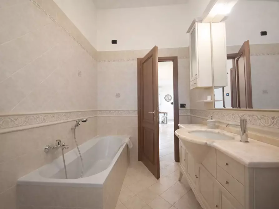 Immagine 10 di Villa in vendita  a San Miniato