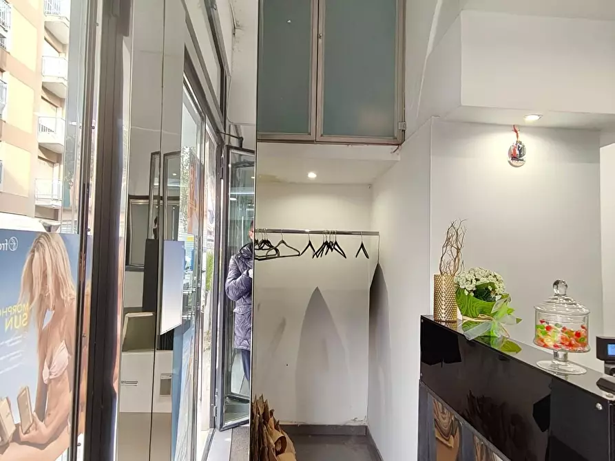 Immagine 7 di Negozio in affitto  a Lecce