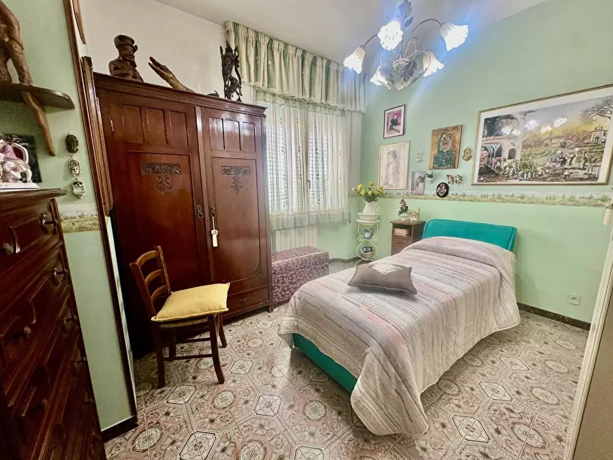 Immagine 7 di Casa semindipendente in vendita  a Massa