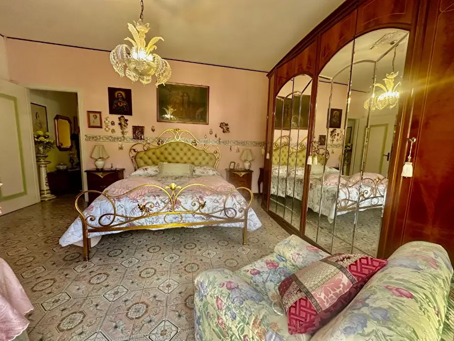 Immagine 20 di Casa semindipendente in vendita  a Massa