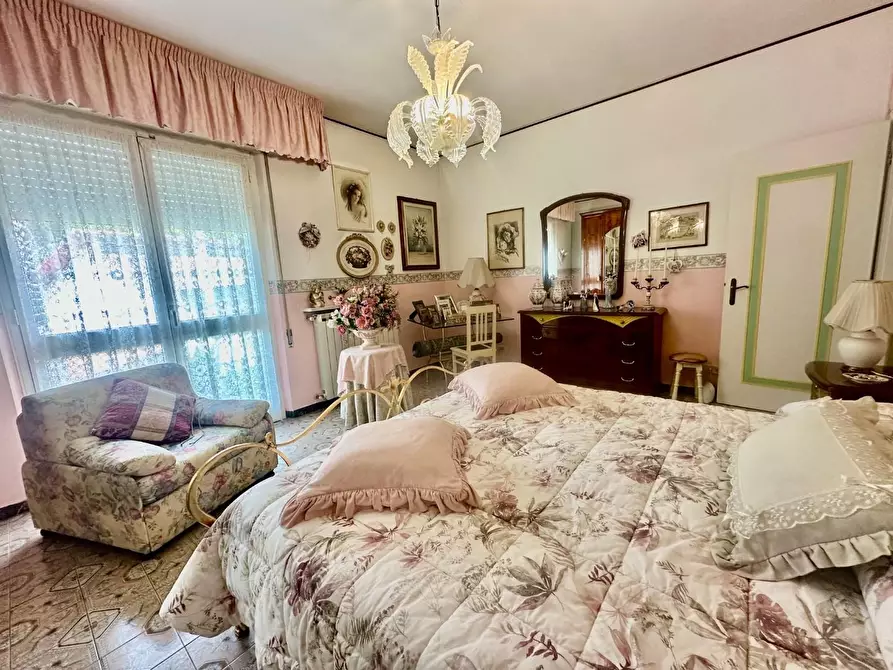 Immagine 21 di Casa semindipendente in vendita  a Massa