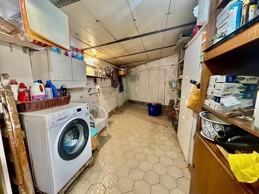 Immagine 27 di Casa semindipendente in vendita  a Massa