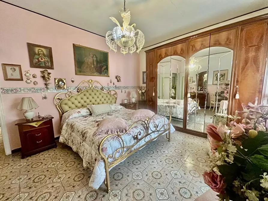 Immagine 18 di Casa semindipendente in vendita  a Massa