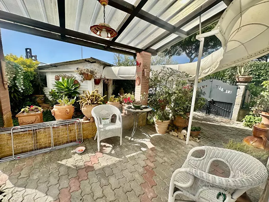 Immagine 9 di Casa semindipendente in vendita  a Massa