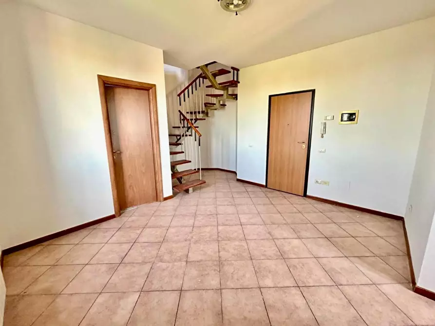 Immagine 8 di Appartamento in vendita  a Santa Croce Sull'arno