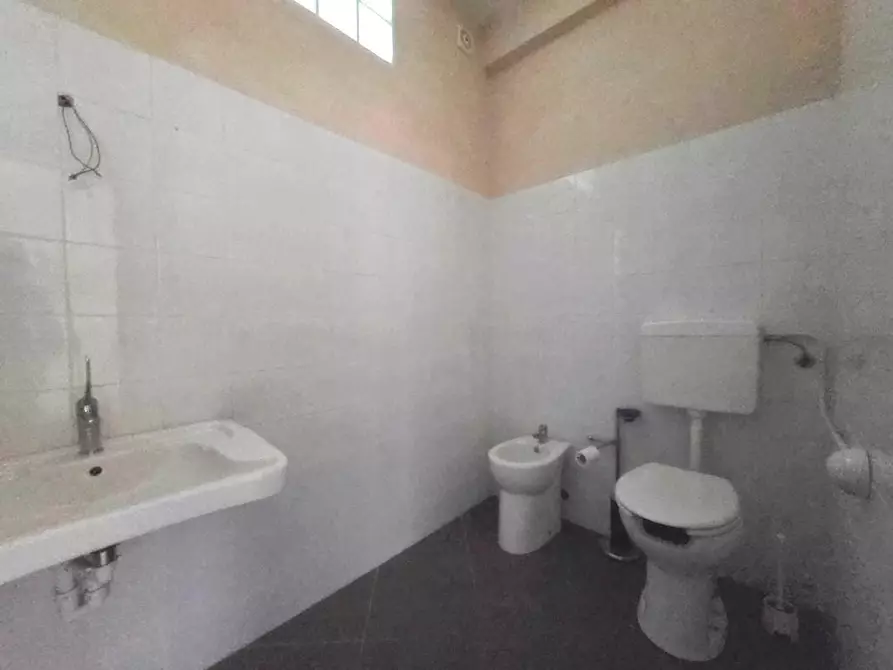 Immagine 14 di Attività artigianale in affitto  a Porcari