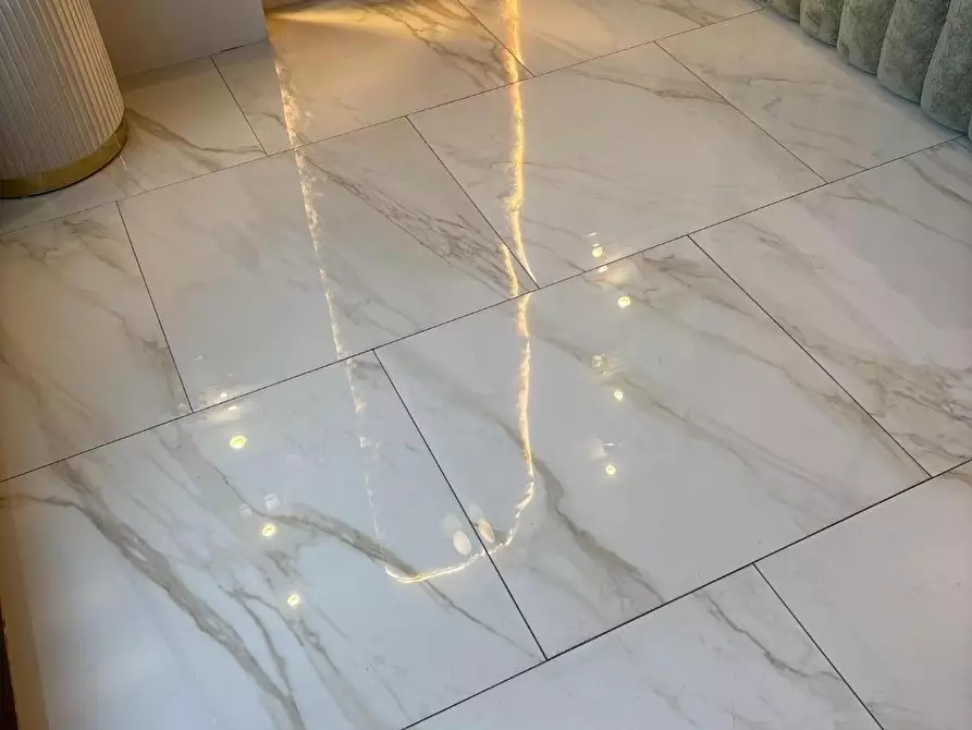 Immagine 4 di Attività commerciale in vendita  a Siena