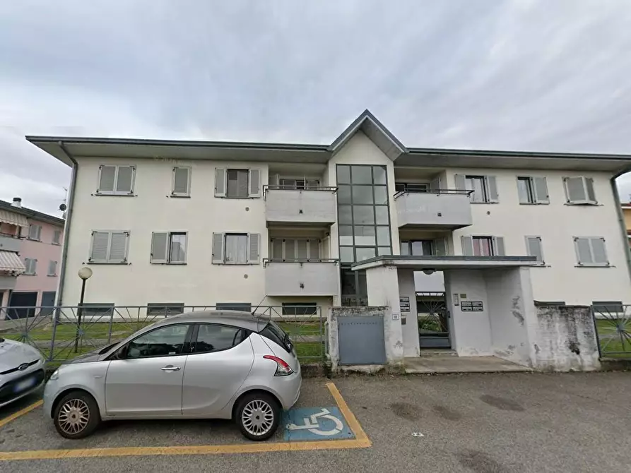 Immagine 2 di Appartamento in vendita  a Tromello