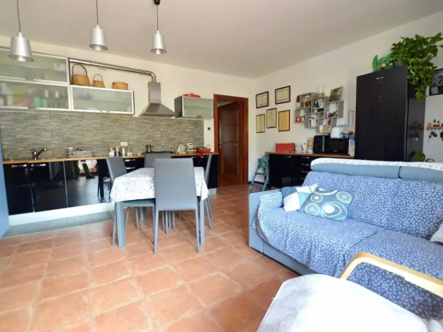 Immagine 6 di Appartamento in vendita  a Lucca