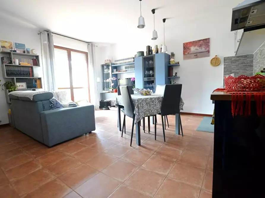 Immagine 3 di Appartamento in vendita  a Lucca