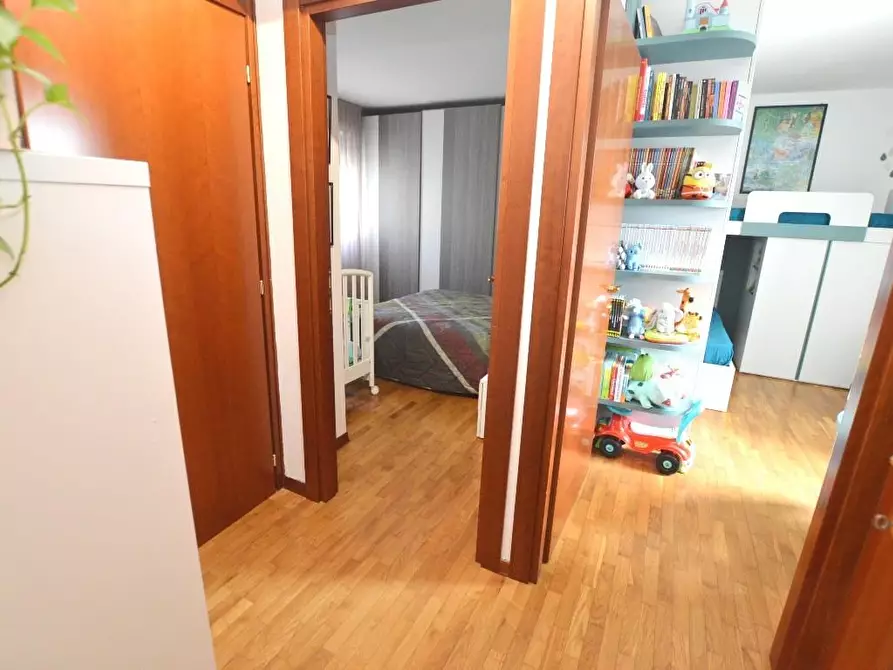 Immagine 7 di Appartamento in vendita  a Lucca