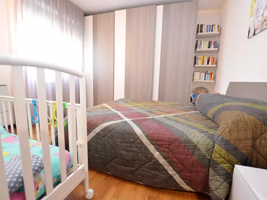 Immagine 9 di Appartamento in vendita  a Lucca