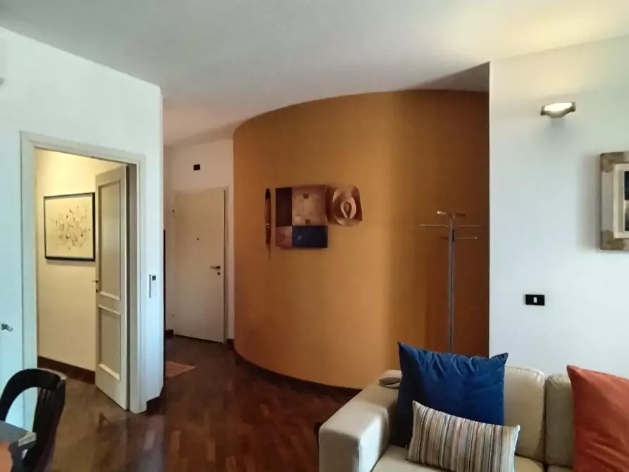 Immagine 2 di Appartamento in vendita  a Livorno