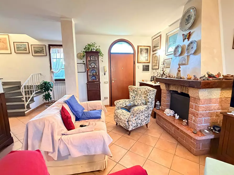 Immagine 18 di Casa bifamiliare in vendita  a San Giuliano Terme