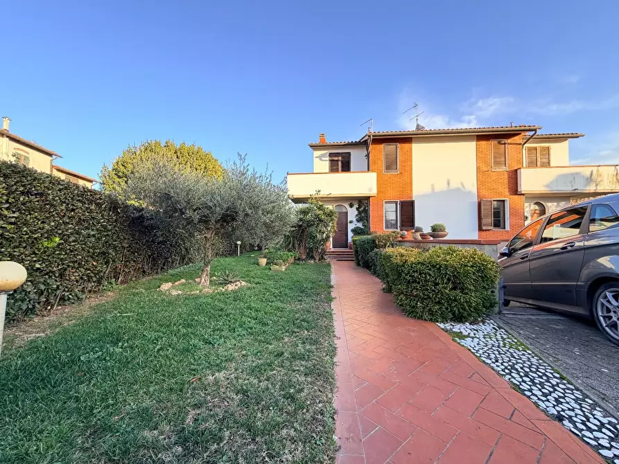 Immagine 13 di Casa bifamiliare in vendita  a San Giuliano Terme