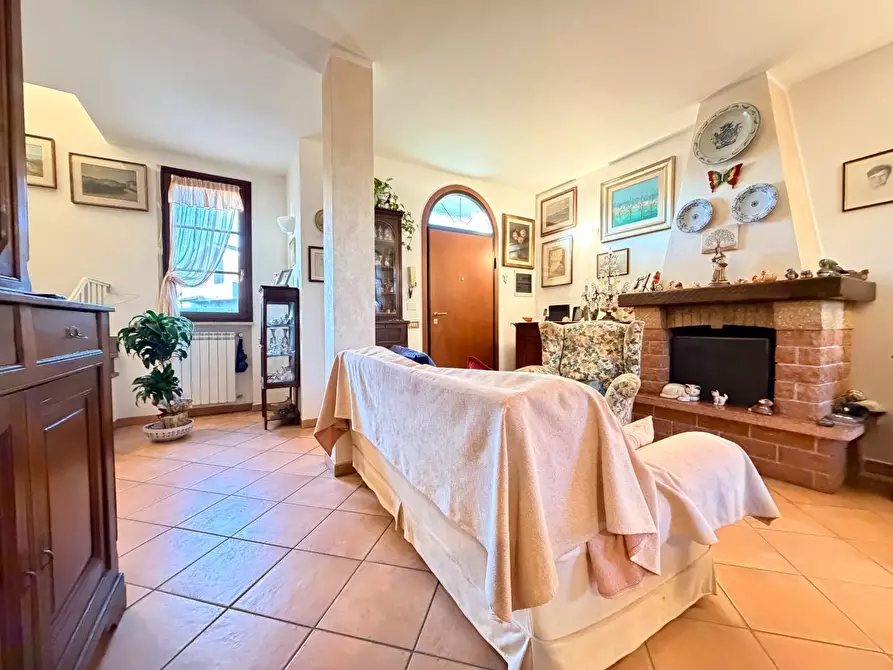 Immagine 22 di Casa bifamiliare in vendita  a San Giuliano Terme