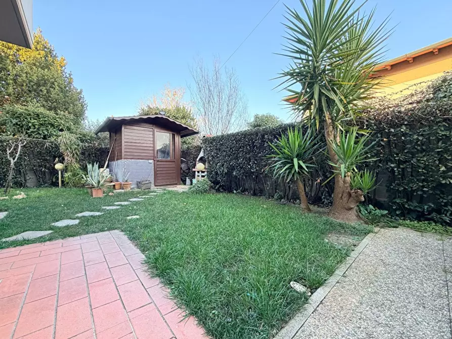 Immagine 2 di Casa bifamiliare in vendita  a San Giuliano Terme