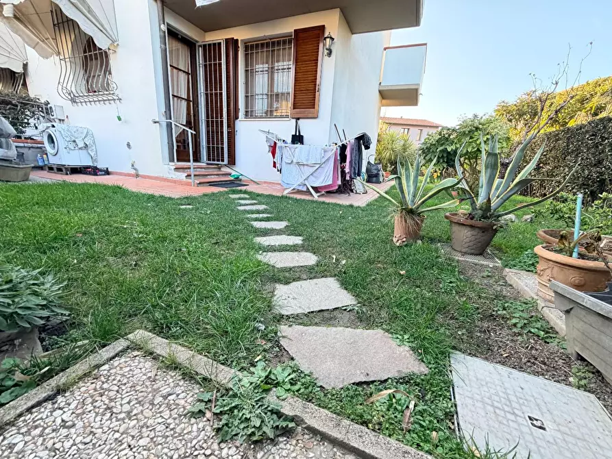 Immagine 7 di Casa bifamiliare in vendita  a San Giuliano Terme