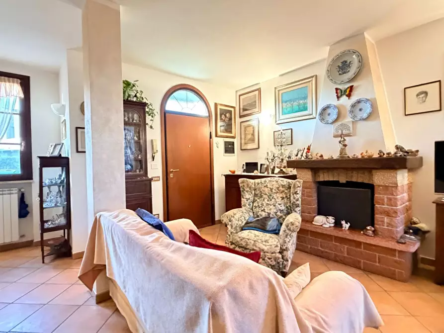 Immagine 24 di Casa bifamiliare in vendita  a San Giuliano Terme