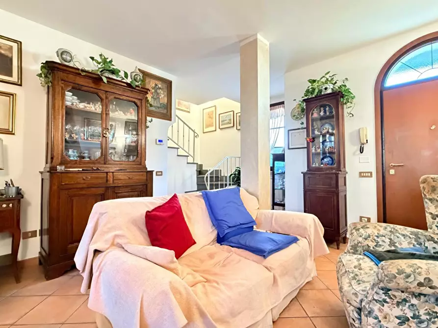 Immagine 17 di Casa bifamiliare in vendita  a San Giuliano Terme