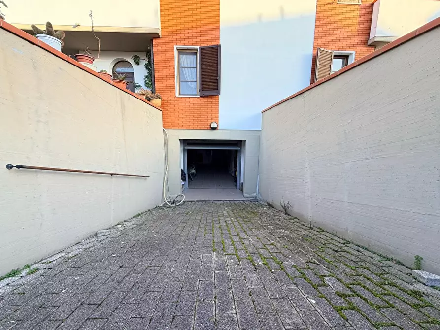 Immagine 61 di Casa bifamiliare in vendita  a San Giuliano Terme