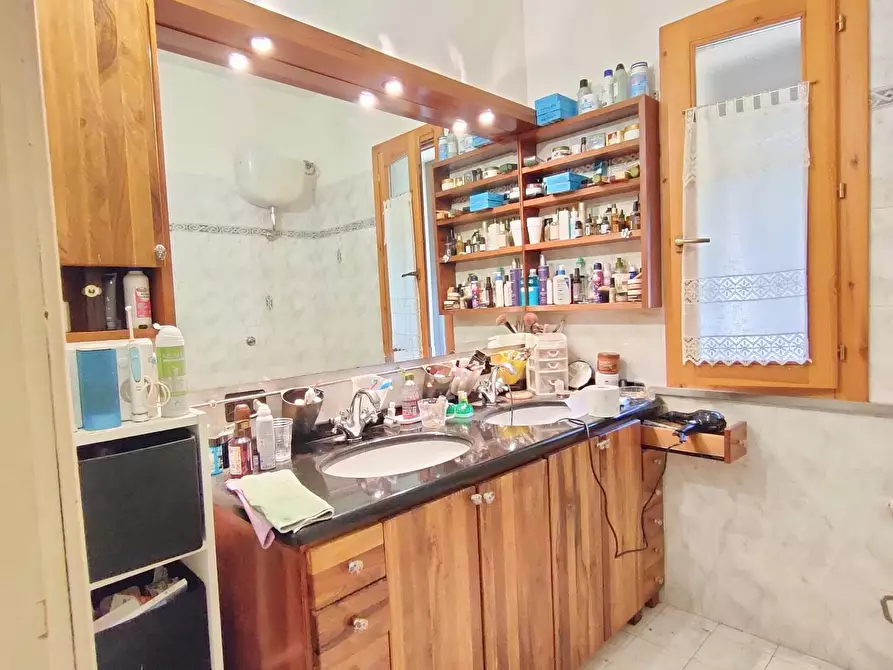 Immagine 21 di Villetta a schiera in vendita  a Calci